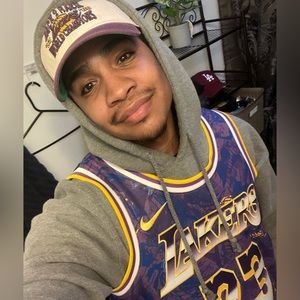 Meet your Posher, Troy